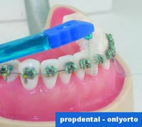 cepillarse los dientes con ortodoncia
