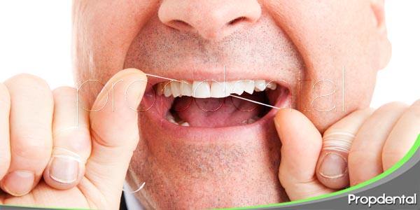 Errores al utilizar el hilo dental