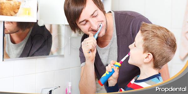 cómo-debes-lavarte-los-dientes