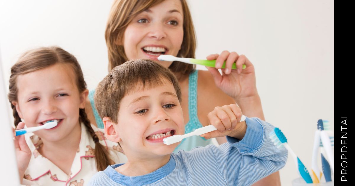 ¿No sabes cómo cuidar de la salud oral de tus hijos?